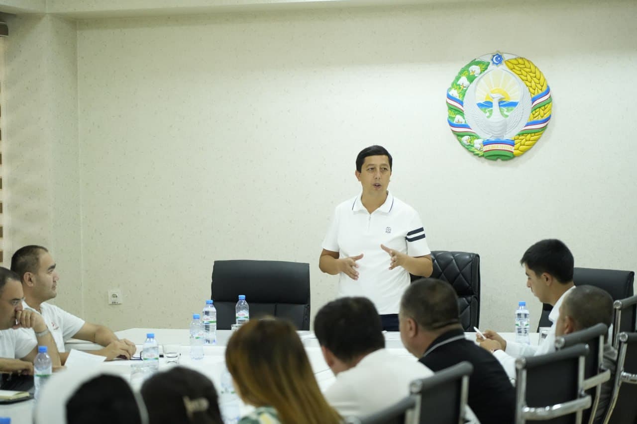 Namangan viloyatida "64-Xalqaro gullar festivali"ga tayyorgarlik ko'rish maqsadida OTMlar bilan hamkorlikda volontyor guruhlarni shakillantirish yuzasidan tashkiliy nazorat yig'ilishi bo'lib o'tdi